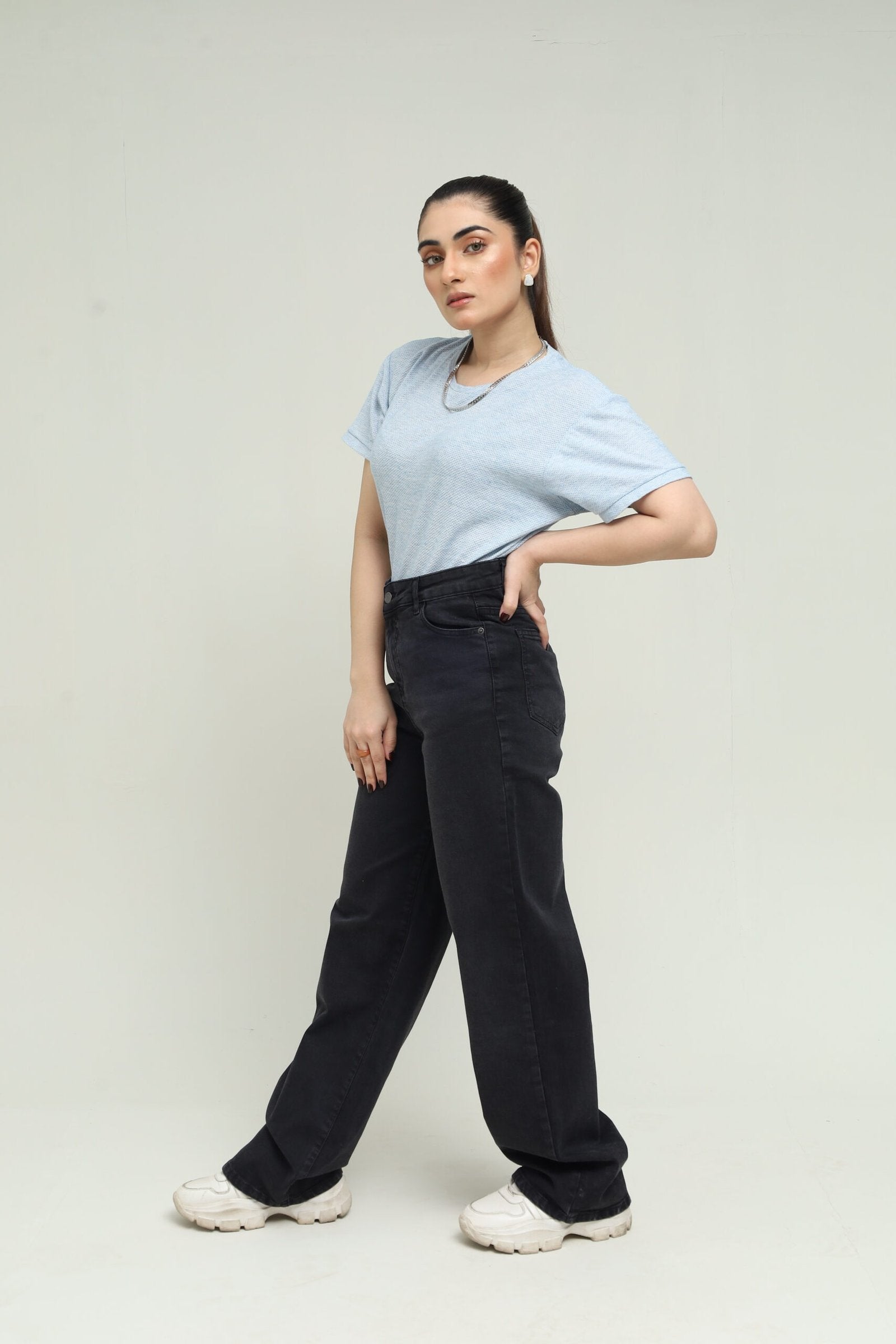 WOMEN’S DENIM JEANS