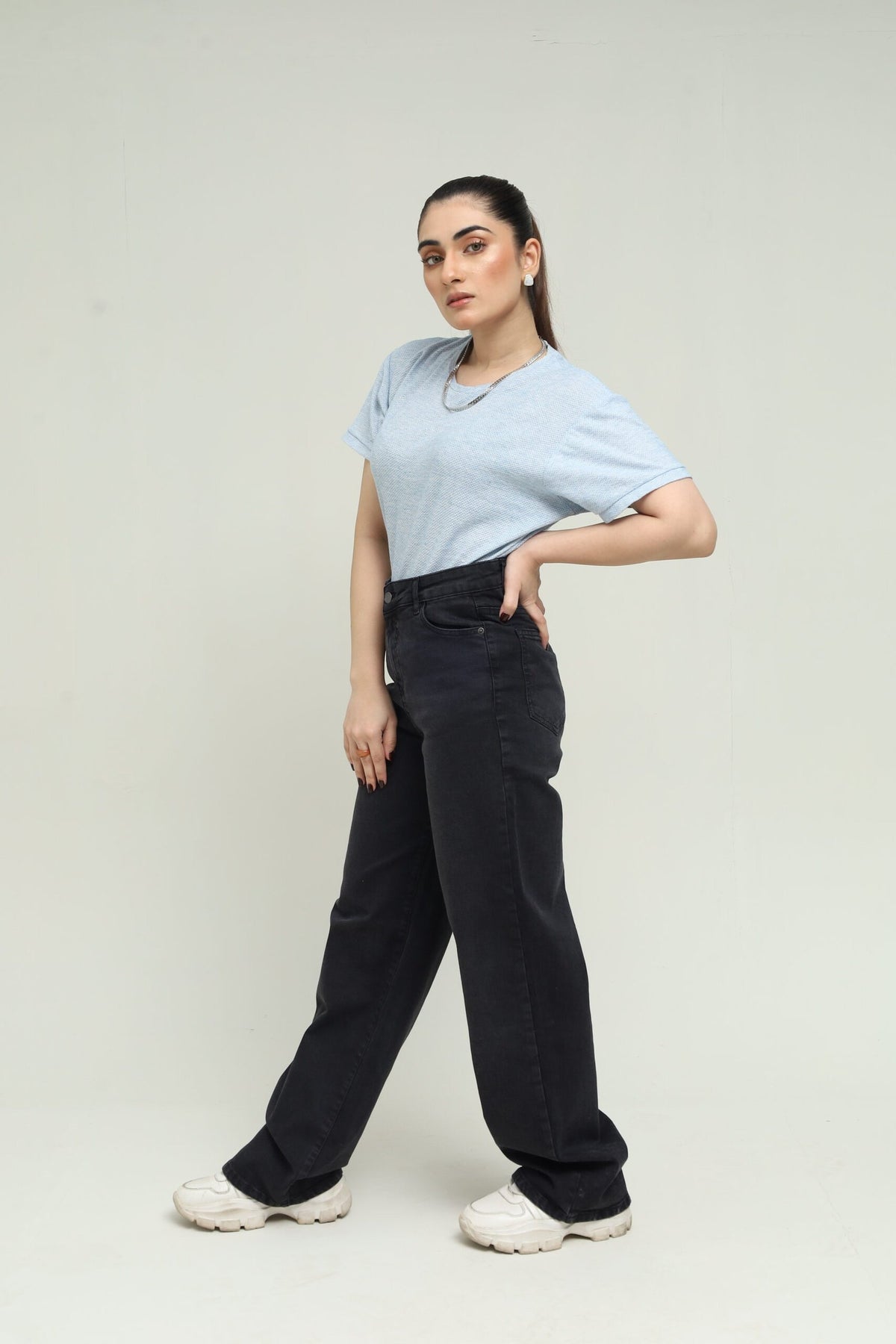 WOMEN’S DENIM JEANS