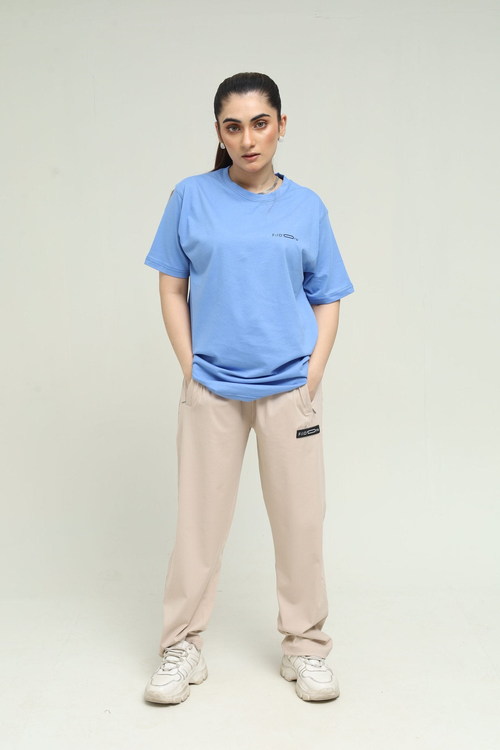 WOMEN’S BASIC T-SHIRT
